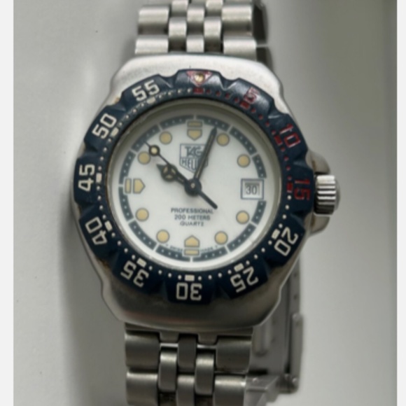 Vintage TAG Heuer Formula 1 Ladies Professional Wristwatch WA1418 - Picture 2 of 7